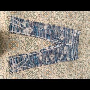 Lululemon crop size 6